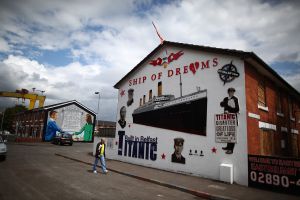 Referencias al Titanic en la zona portuaria de Newtonards, donde fue construido.