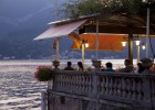 Arriba y abajo en el lago de Como Arriba y abajo en el lago de Como