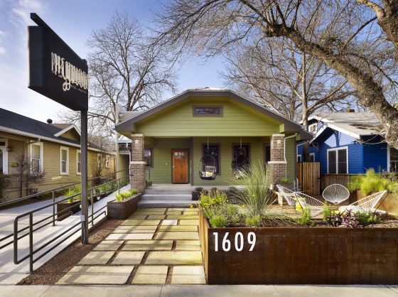 Fachada del hotel Heywood, en el 1609 de la calle East Cesar Chavez.