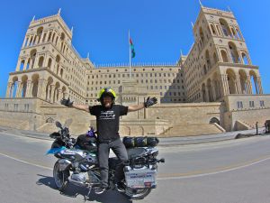 Llegada a Bakú, capital de Azerbaiyán.