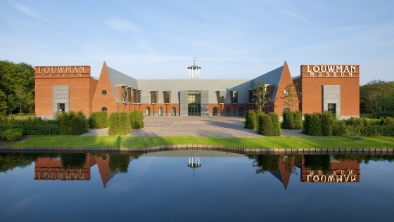 El exterior del museo Louwman.