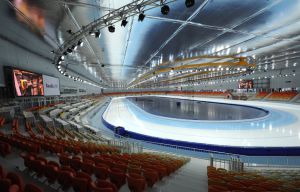 Interior del centro de patinaje Adler Arena, en Sochi.