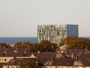 El edificio de la biblioteca de la universidad de la ciudad escocesa de Aberdeen, obra del estudio Schmidt Hammer Lassen.