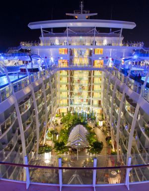 Interior del barco 'Oasis of the Seas', de la naviera Royal Caribbean.