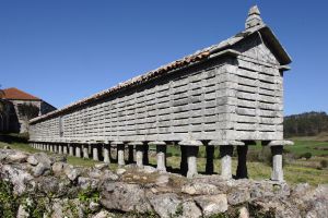 El hórreo de Ozón, que pertenece a Muxía.