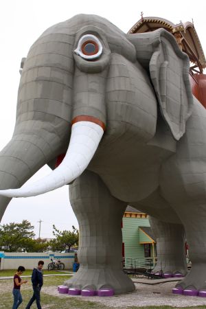 Después de una profunda restauración, Lucy recibe visitantes en su interior desde 1974.