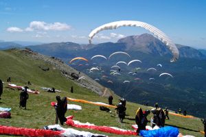 Parapente en el valle de Benasque, en Huesca.