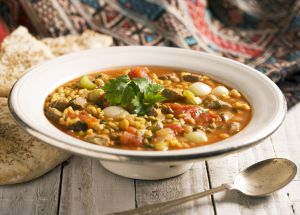'Harira', sopa tradicional marroquí que suele incluir lentejas, tomate y algo de carne. 'Harira', sopa tradicional marroquí que suele incluir lentejas, tomate y algo de carne.
