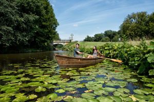 Ruta en barca por los canales de Bremen. Ruta en barca por los canales de Bremen.