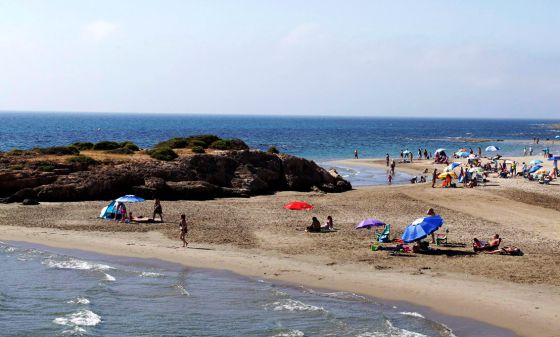 Cala Capitán, junto a la urbanización Cabo Roig en la costa de Orihuela (Alicante).