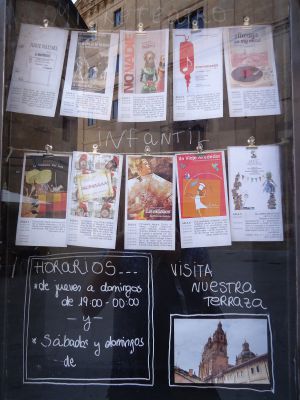 Escaparate del espacio cultural La Malhablada, en Salamanca. Escaparate del espacio cultural La Malhablada, en Salamanca.