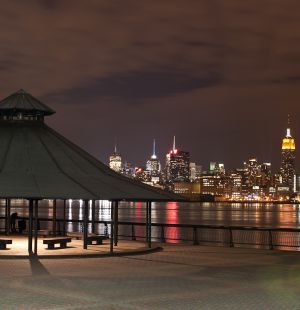 El 'skyline' de Manhattan visto desde la localidad de Hoboken (Nueva Jersey), al otro lado del río Hudson. El 'skyline' de Manhattan visto desde la localidad de Hoboken (Nueva Jersey), al otro lado del río Hudson.