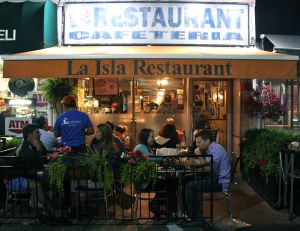 La isla, restaurante cubano en la avenida Washington de Hoboken, Nueva Jersey. La isla, restaurante cubano en la avenida Washington de Hoboken, Nueva Jersey.