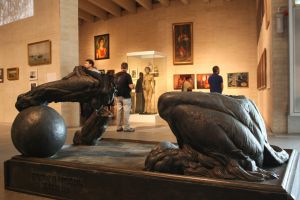 Violencia y antropología en espacios comunicados en la muestra 'Colonia apócrifa' del Musac de León.