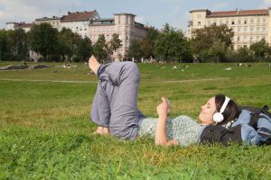 Relax en Görlitzer Park de Kreuzberg, en Berlín. Relax en Görlitzer Park de Kreuzberg, en Berlín.