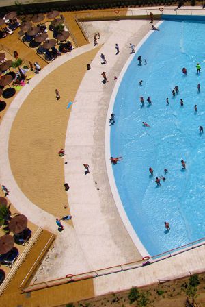 Vista de la la playa Quetzal, uno de las nuevas atracciones del parque temático Isla Mágica de Sevilla. Vista de la la playa Quetzal, uno de las nuevas atracciones del parque temático Isla Mágica de Sevilla.