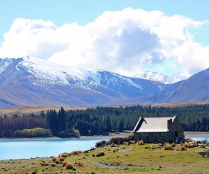 La pequeña iglesia del Buen Pastor, a orillas del lago Tekapo (Nueva Zelanda).