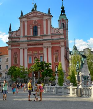 Plaza de Presernov, en Liubliana (Eslovenia). Plaza de Presernov, en Liubliana (Eslovenia).