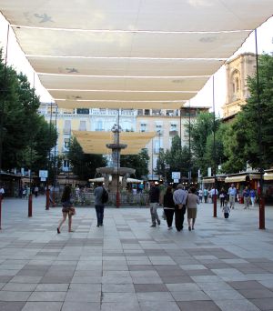 Plaza Bib-Rambla, en Granada. Plaza Bib-Rambla, en Granada.
