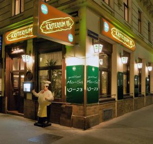 Uno de los restaurantes de la cadena vienesa Kriterium. Uno de los restaurantes de la cadena vienesa Kriterium.