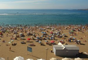 La playa de Las Canteras, en Gran Canaria.