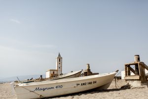 Iglesia de las Salinas, cerca de la ciudad de Almería.