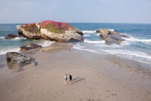 La playa de As Illas, en Ribadeo (Lugo). La playa de As Illas, en Ribadeo (Lugo).