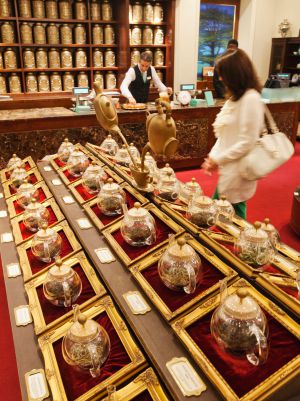 Variedades de té en la tienda Fortnum and Mason, en Londres.