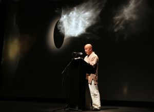 El premio Nobel de la Paz Liao Yiwu realizó el discurso de apertura del festival en 2012. El premio Nobel de la Paz Liao Yiwu realizó el discurso de apertura del festival en 2012.