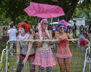 Asistentes disfrazados en la última edición del festival Love Box, en Londres.