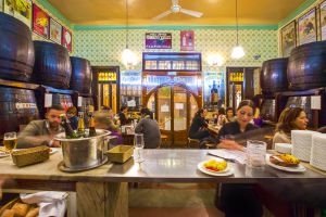 El bar tradicional Casa Montaña, en Valencia.