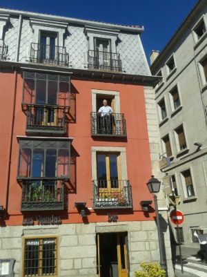 Fachada del hotel De Martín, en San Lorenzo de El Escorial.