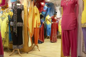 Tienda de ropa en el llamado Triángulo balti, al sur de Birmingham.