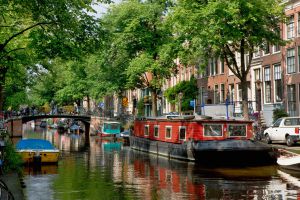 Un canal en el barrio Jordaan, en Ámsterdam.