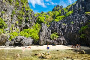 Secret Beach, en El Nido, en la isla de Palawan (Filipinas).