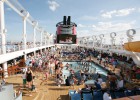 La fiesta, en la cubierta del crucero La fiesta, en la cubierta del crucero