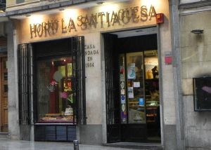 Fachada de la pastelería. Fachada de la pastelería.