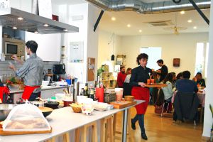 Momento 'brunch' en el taller gastronómico Kok, en Sevilla.