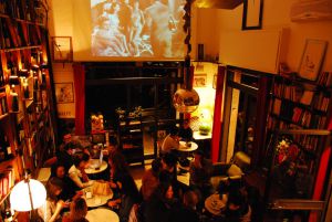 Bar y enoteca Il Tiaso, en el Pigneto (Roma).