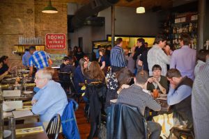 Taberna Logman & Eagle; en Logan Square, en Chicago.