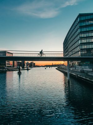 Vista del puente Byggebro, sobre el canal de Copenhague.