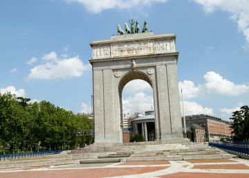 Los delirios de la arquitectura franquista Los delirios de la arquitectura franquista