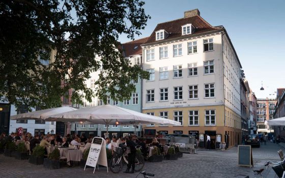 Terraza en la plaza de Grabrodretorv, en Copenhague.