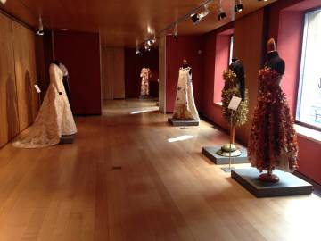 Exposición 'Verduras de moda' en el Museo del Traje (Madrid).