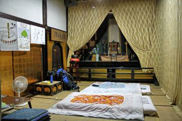 Habitación en el templo Zenko-Ji, en Takayama (Japón).