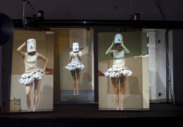 La instalación Directo a sus brazos, de William Kentridge.