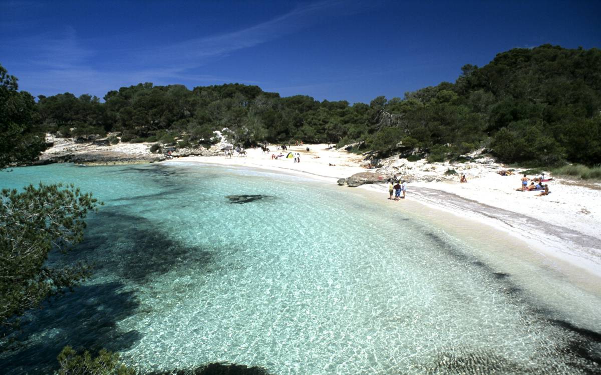 Cuatro escapadas a las Baleares antes de que se abarroten