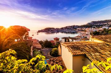 Atardecer en el puerto de Sóller, en Mallorca.