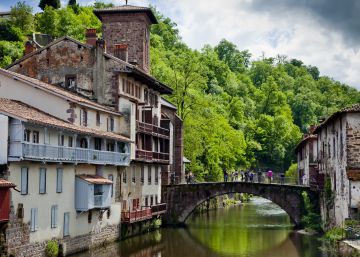 12 pueblos para perderse por Francia 12 pueblos para perderse por Francia