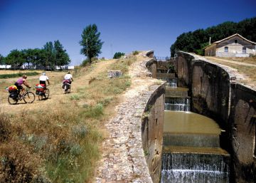El canal de Castilla, un sueño navegable El canal de Castilla, un sueño navegable